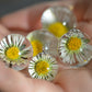 Gold-plated daisy necklace 2.4 cm.