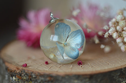 Hydrangea necklace