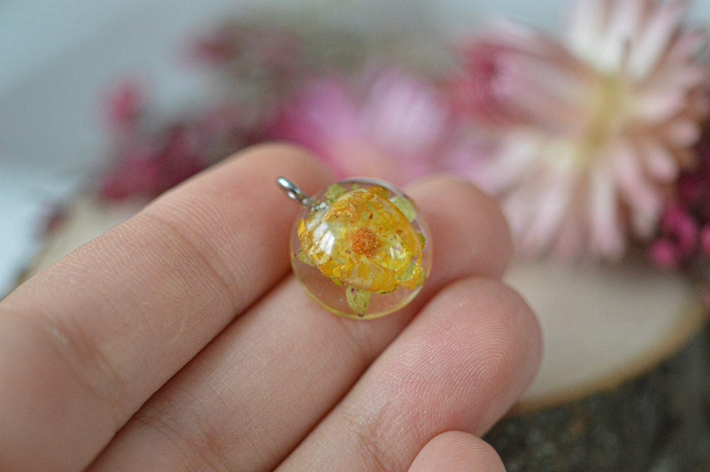 Potentilla mini necklace