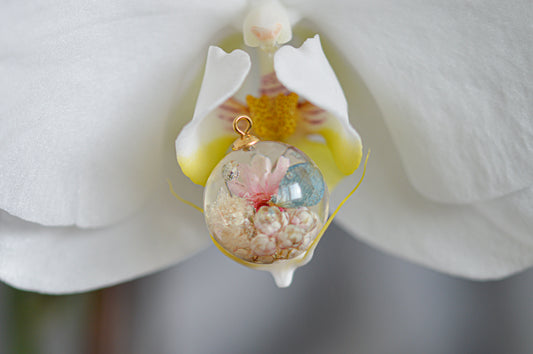 Beautiful floral necklace with hydrangea