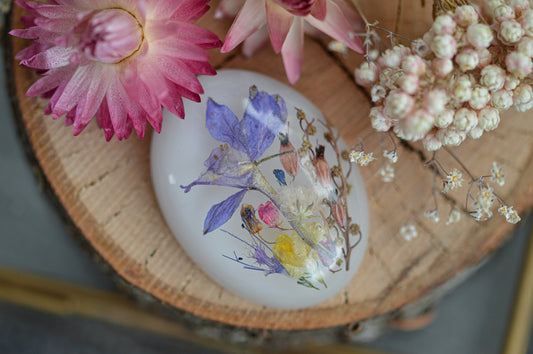 Spring necklace with flowers