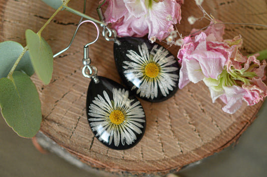 Black drop daisy earrings