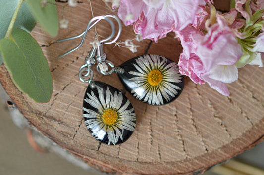 Black daisy earrings