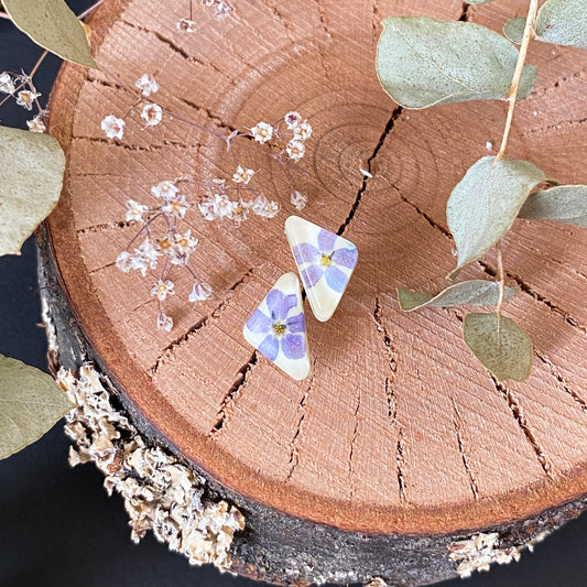 Forget-me-not triangle stud earrings