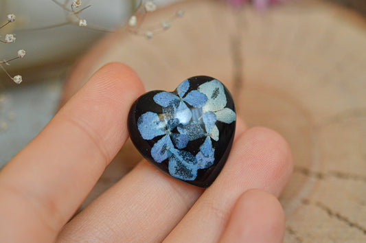 Heart floral brooch