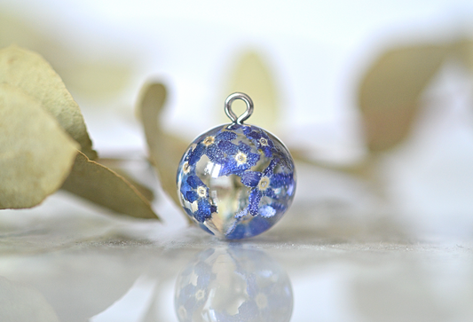 Real forget-me-not necklace 1.8 cm.