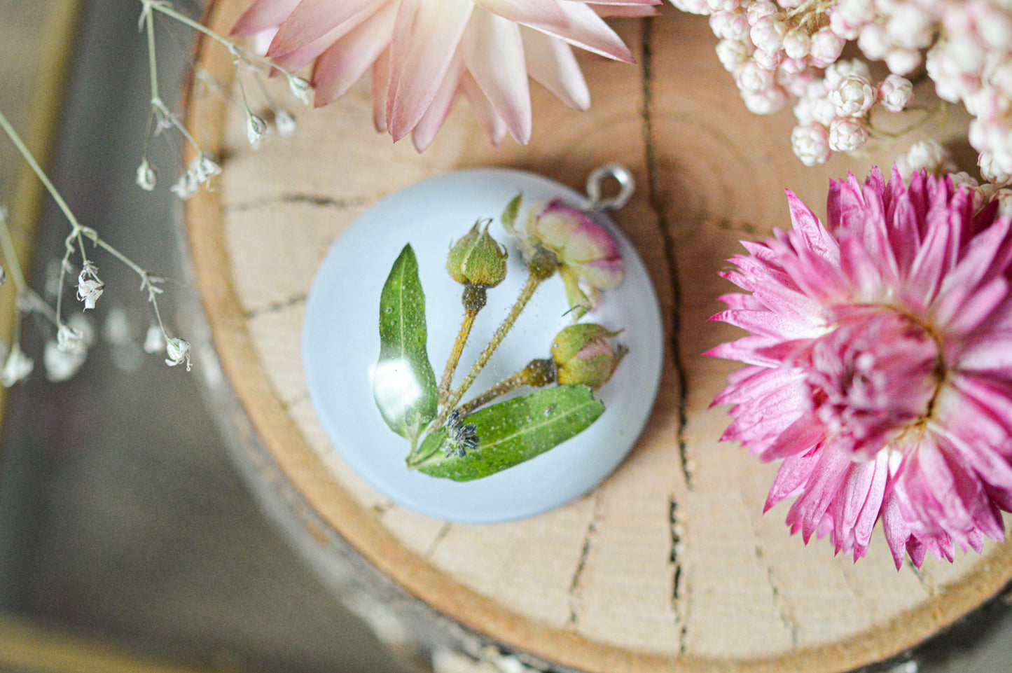 Rose garden necklace