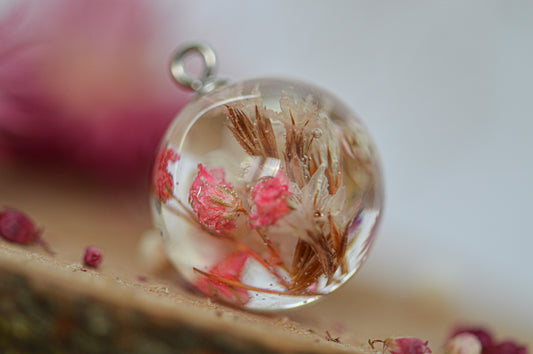 Pinky flowers necklace