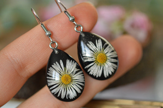 Black drop daisy earrings