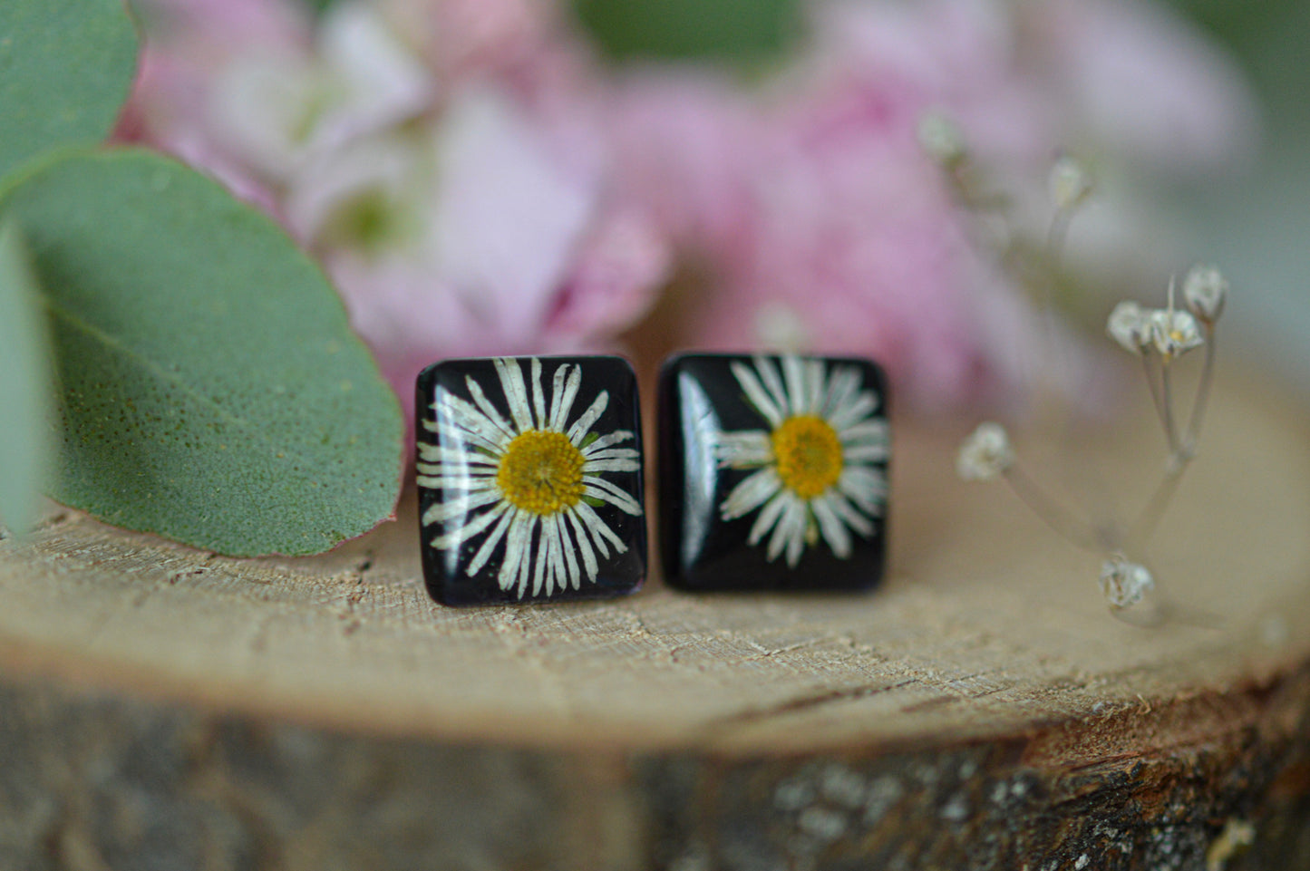 Daisy square stud earrings