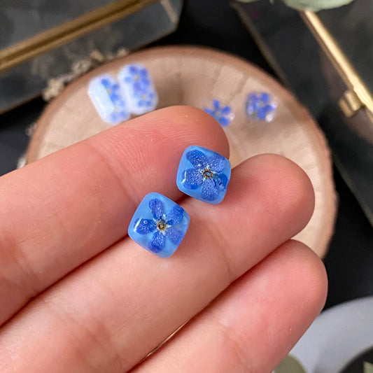 Blue square stud earrings