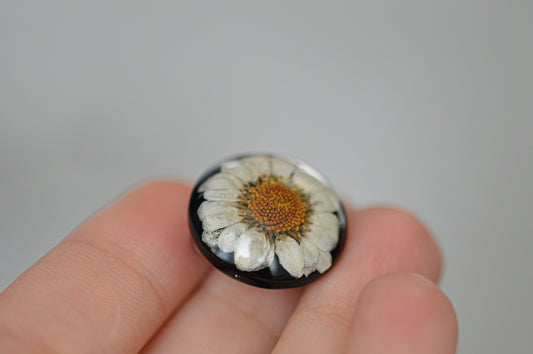 White mum brooch