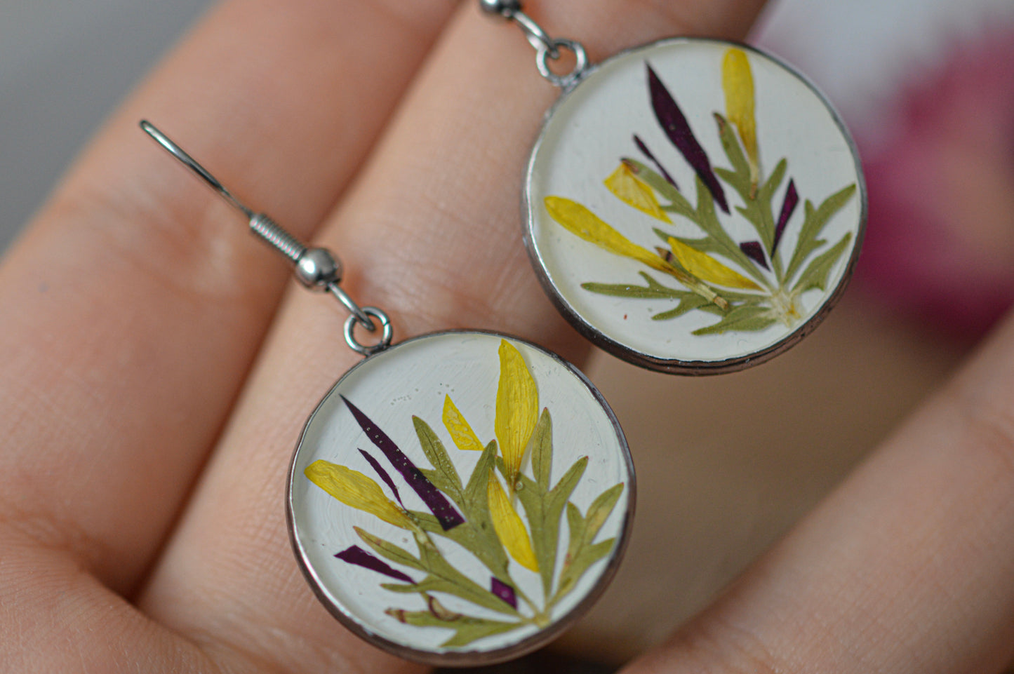 Sunny floral earrings