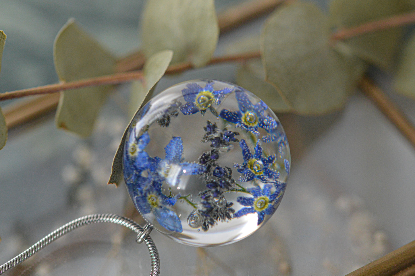 Forget-me-not necklace 2.4 cm.