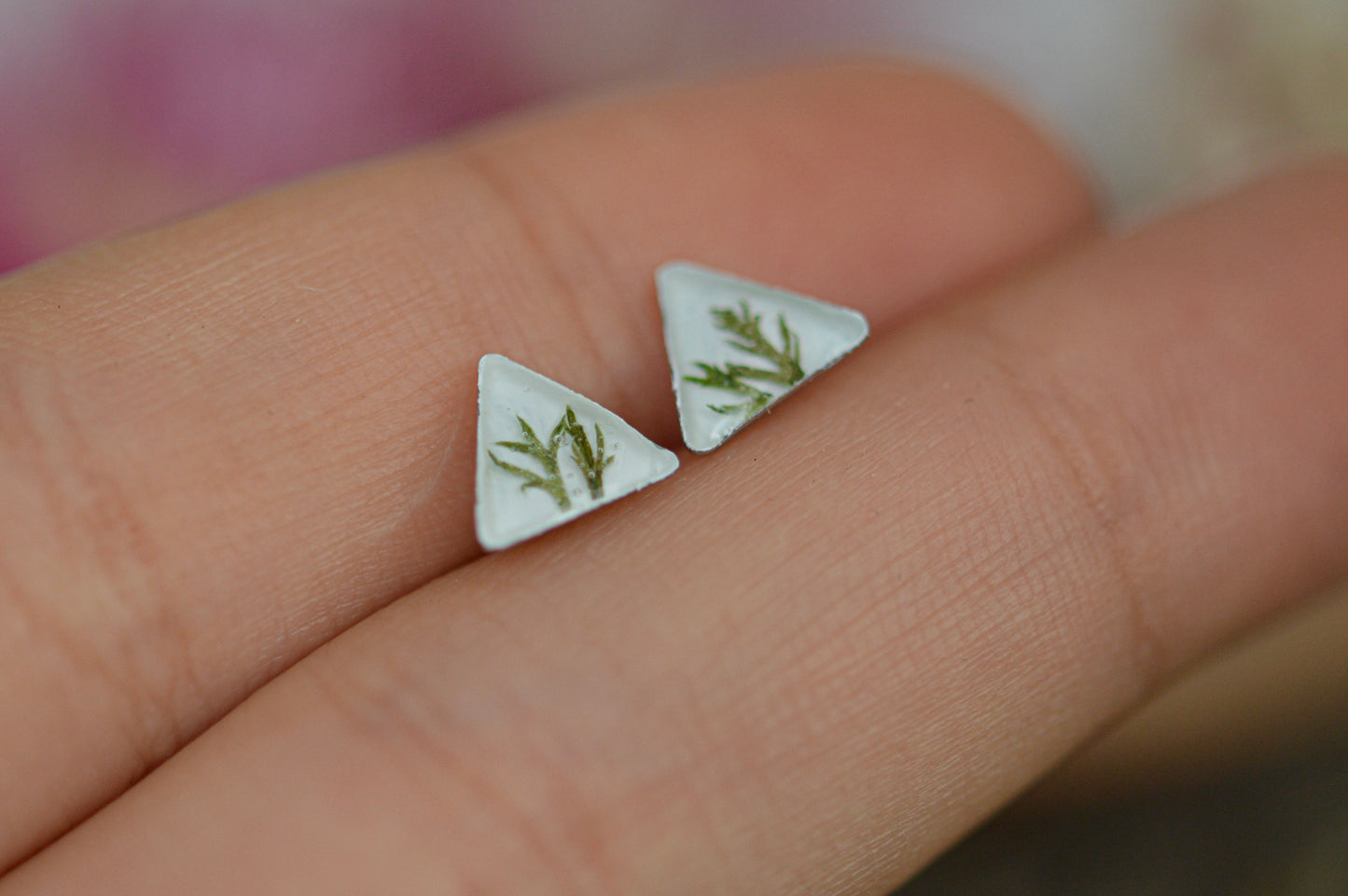 Triangle fern studs