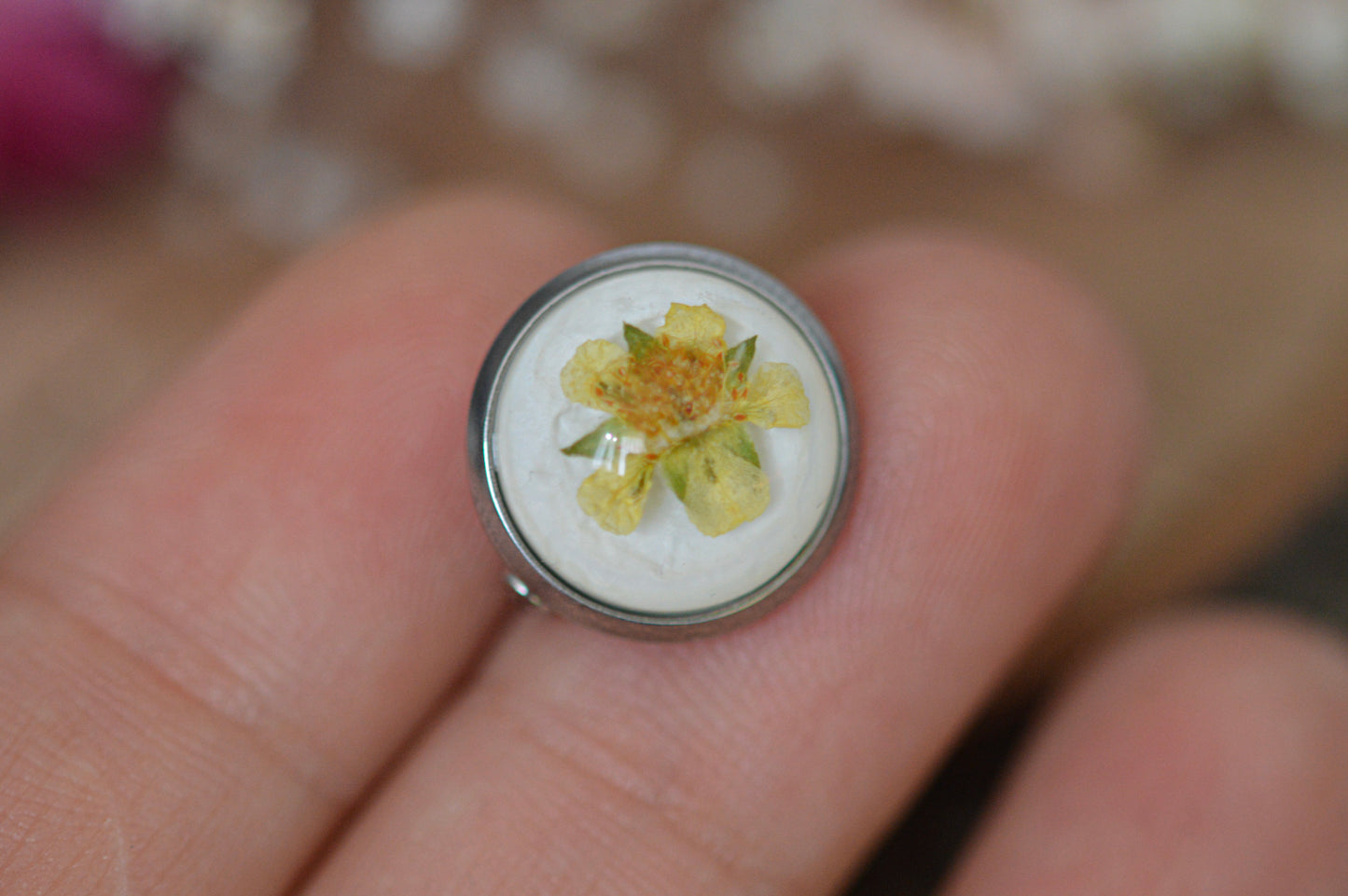 Potentilla brooch