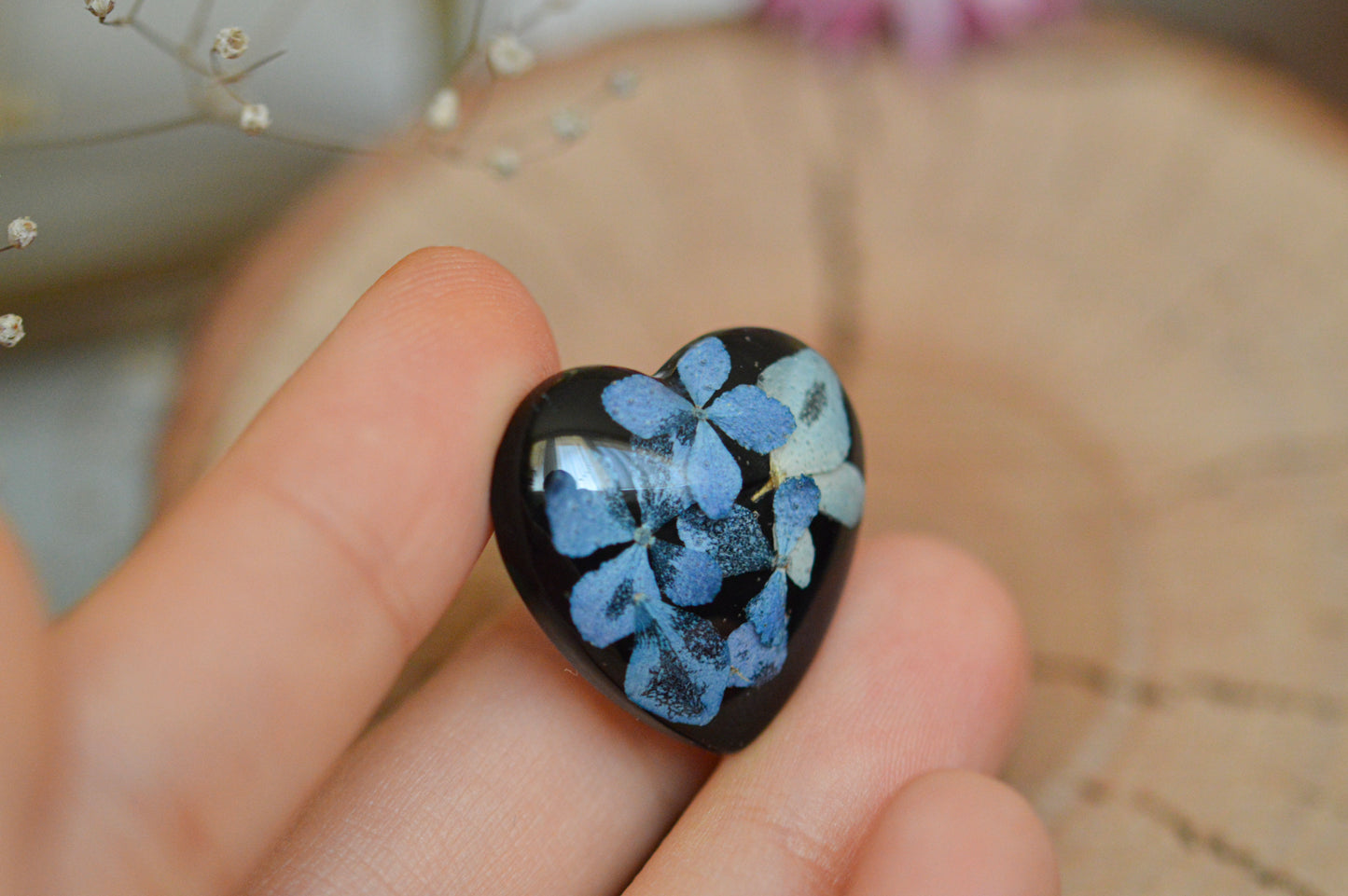 Heart floral brooch