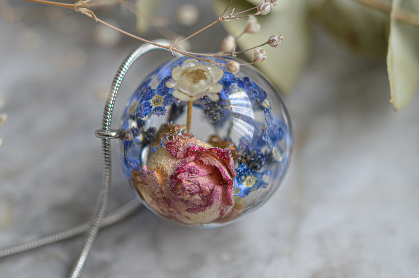 Summer floral necklace with a rose