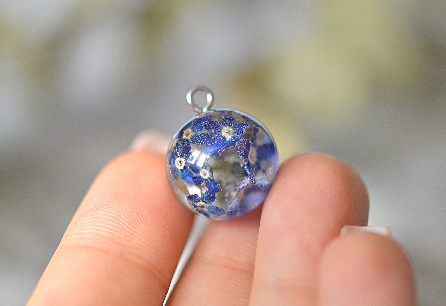 Real forget-me-not necklace 1.8 cm.