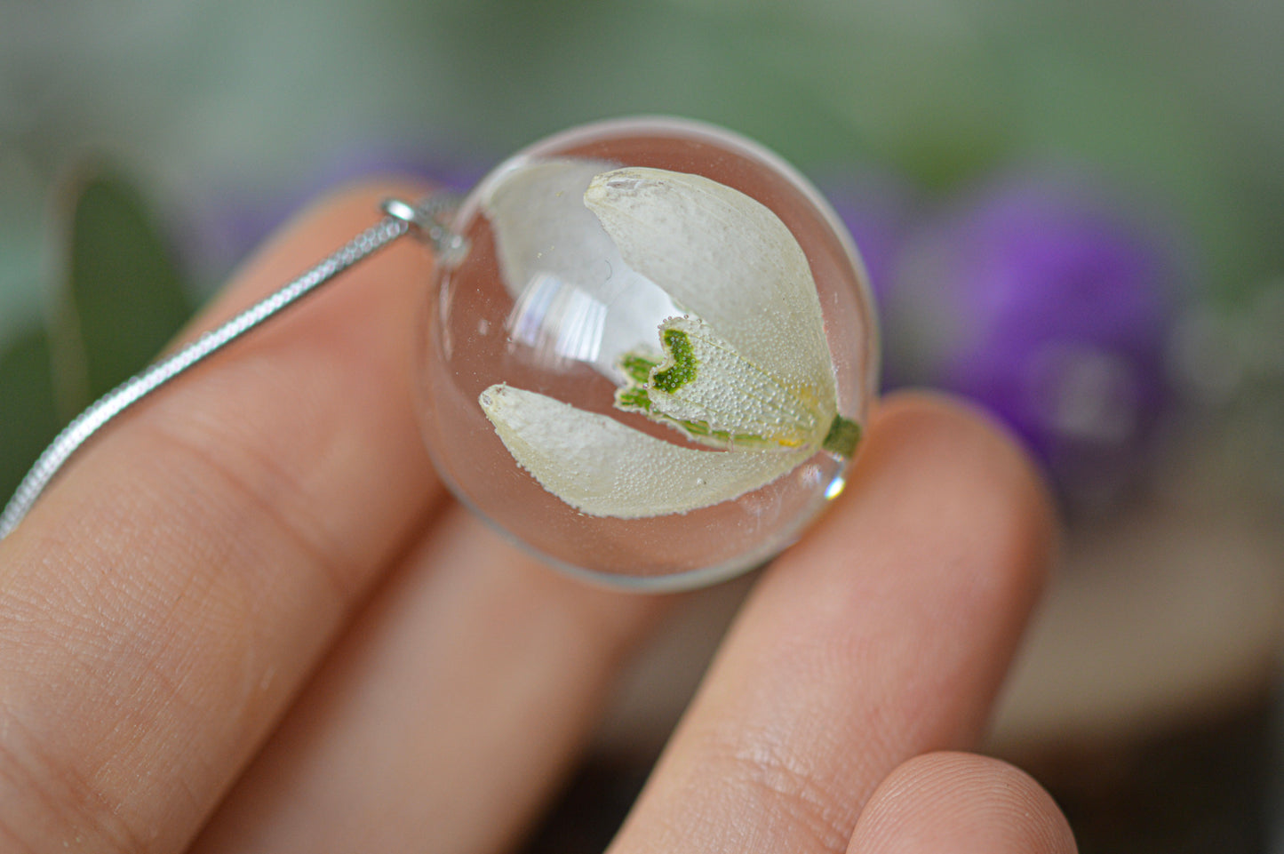 Snowdrop necklace 2.4 cm.