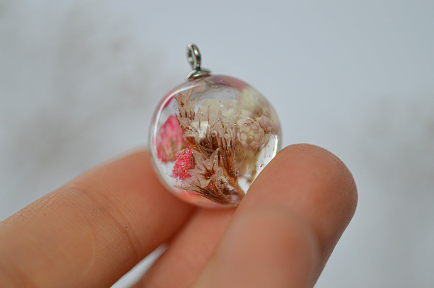 Pinky flowers necklace