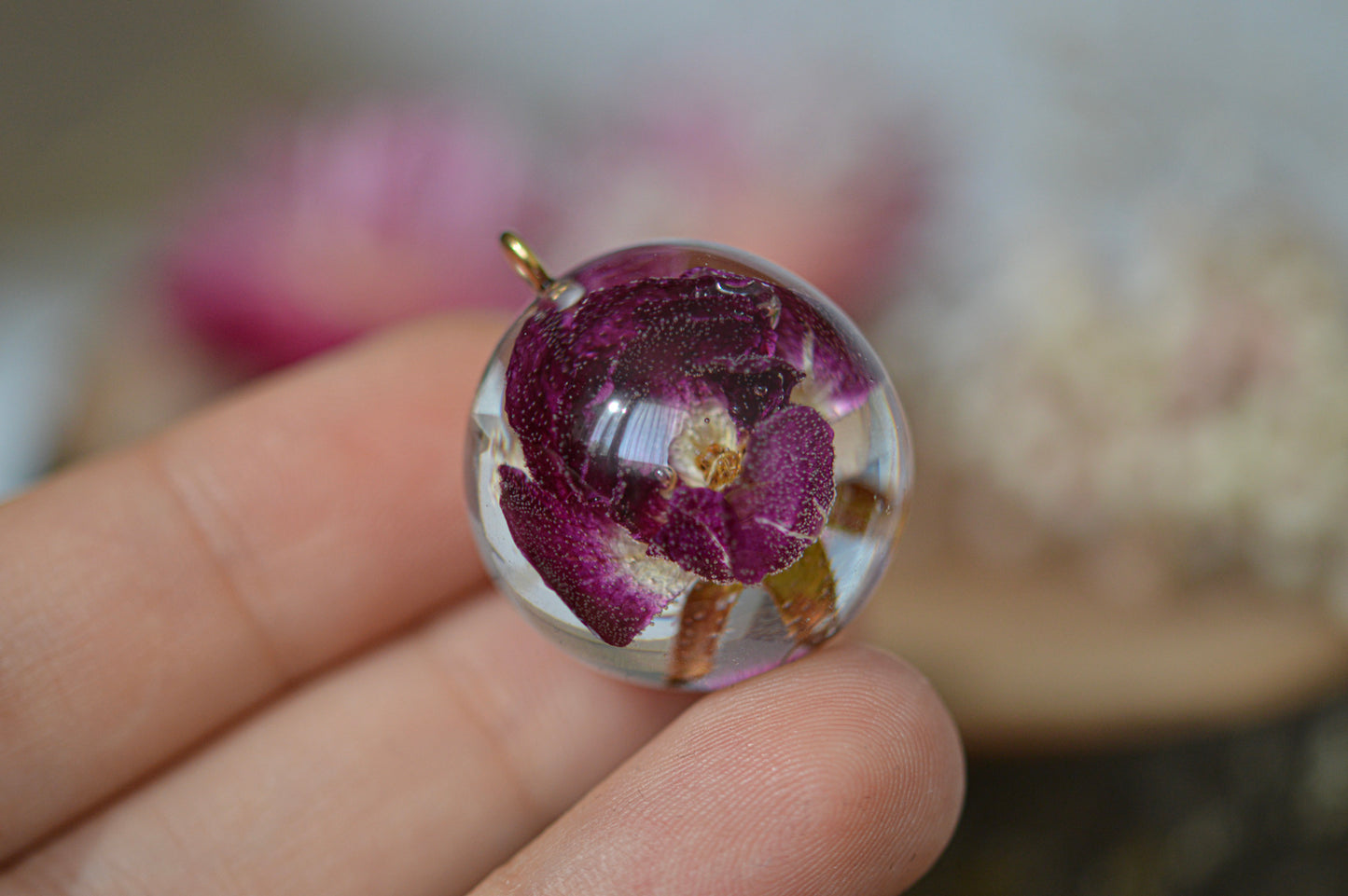 Gold-plated rose necklace