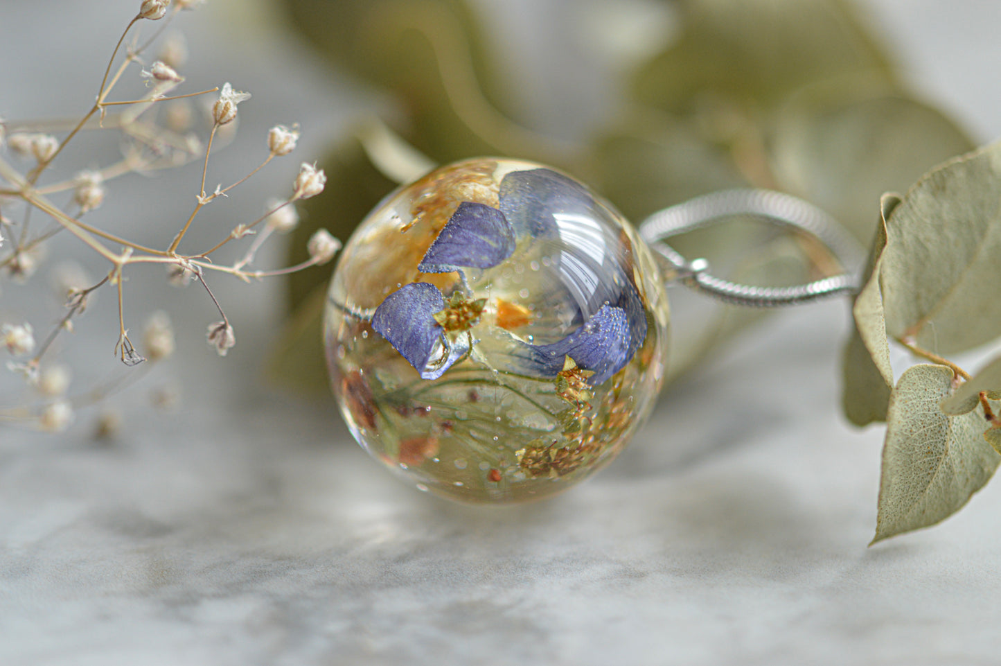 Necklace with dried flowers