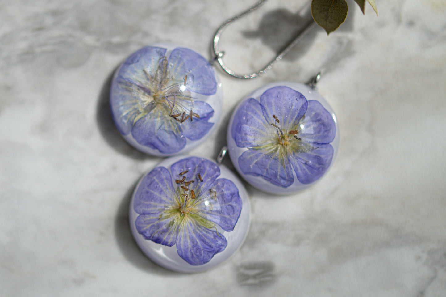 Meadow cranesbill necklace