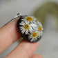 Necklace with real daisies