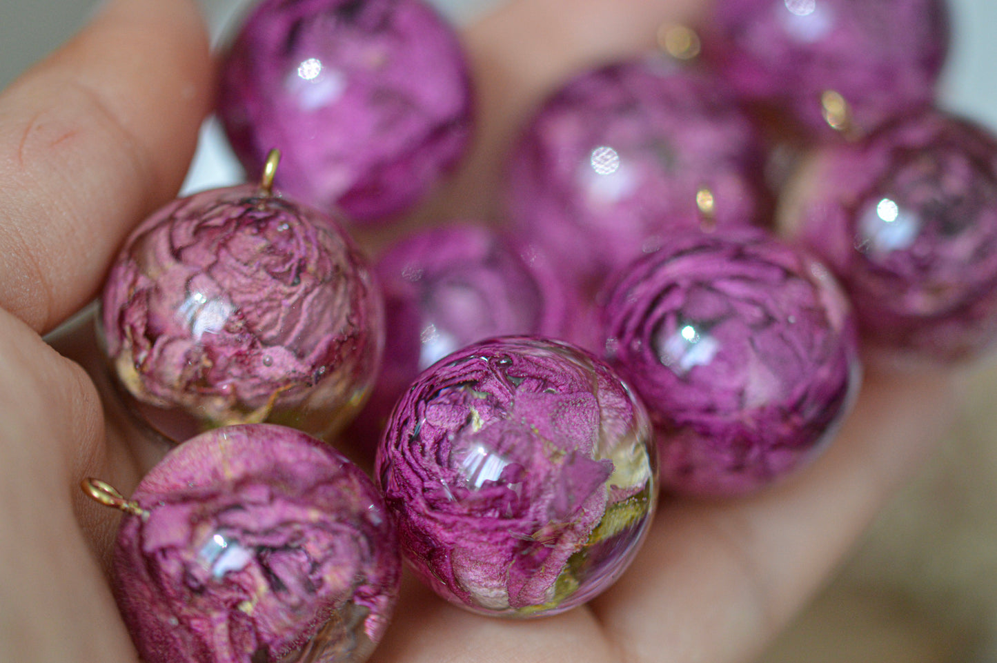 Gold-plated pink rose necklace