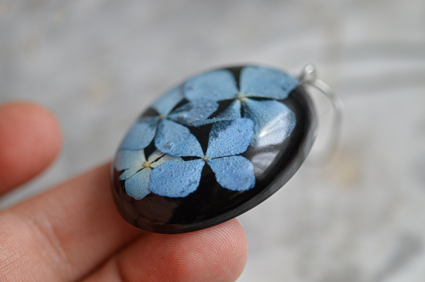 Hydrangea oval necklace