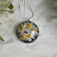 Necklace with real daisies