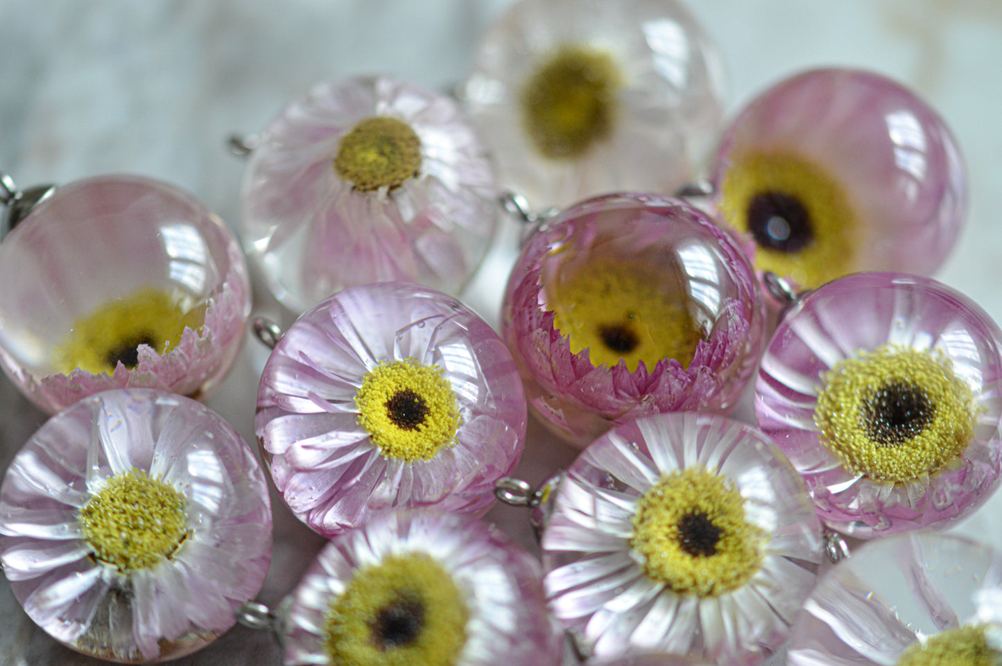 Paper daisy necklace