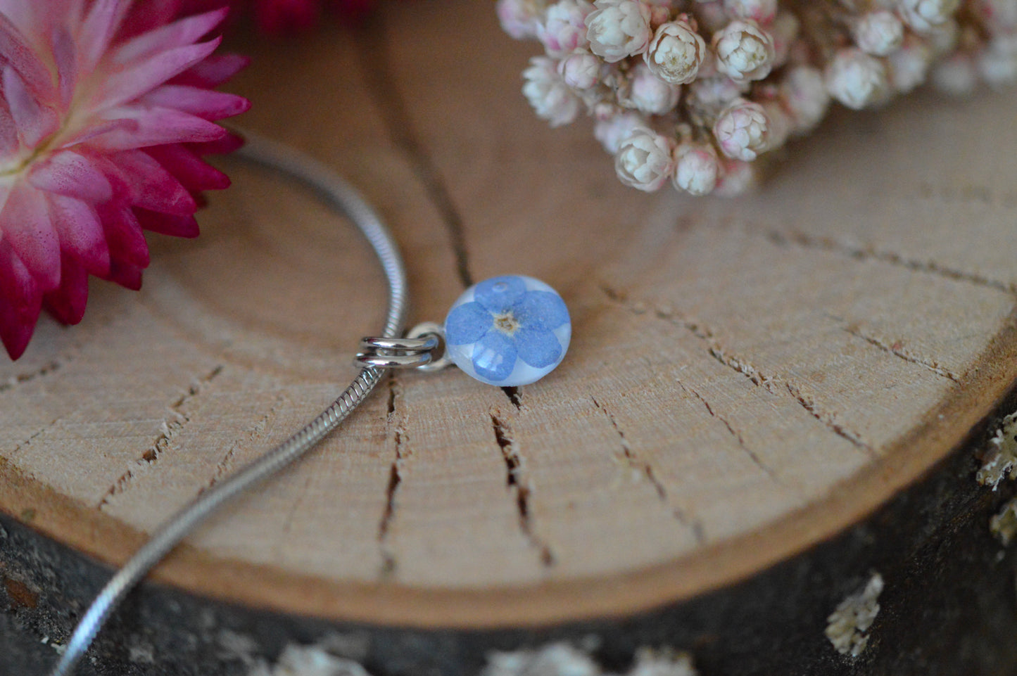 Little forget-me-not necklace